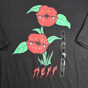 NWT Neff Mens Vampire Lips Fanged Flower Graphic T-Shirt Black Size Medium Goth